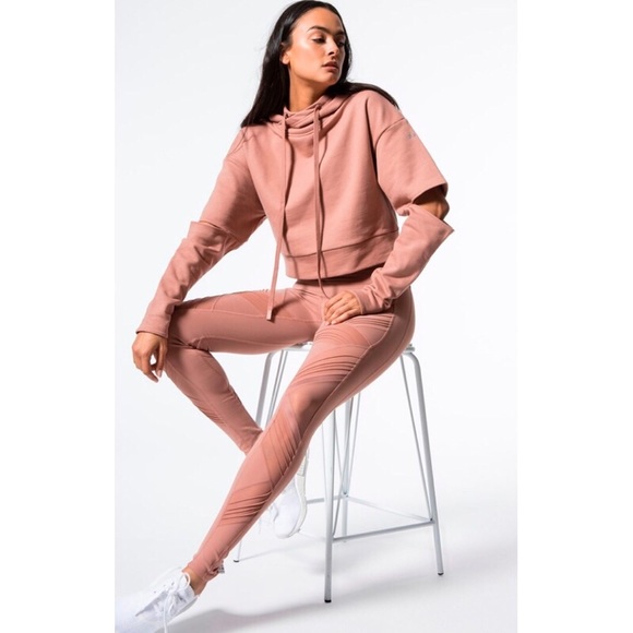 ALO Yoga Pants - Alo Ultimate Highwaist Leggings in Rosewater EUC💞